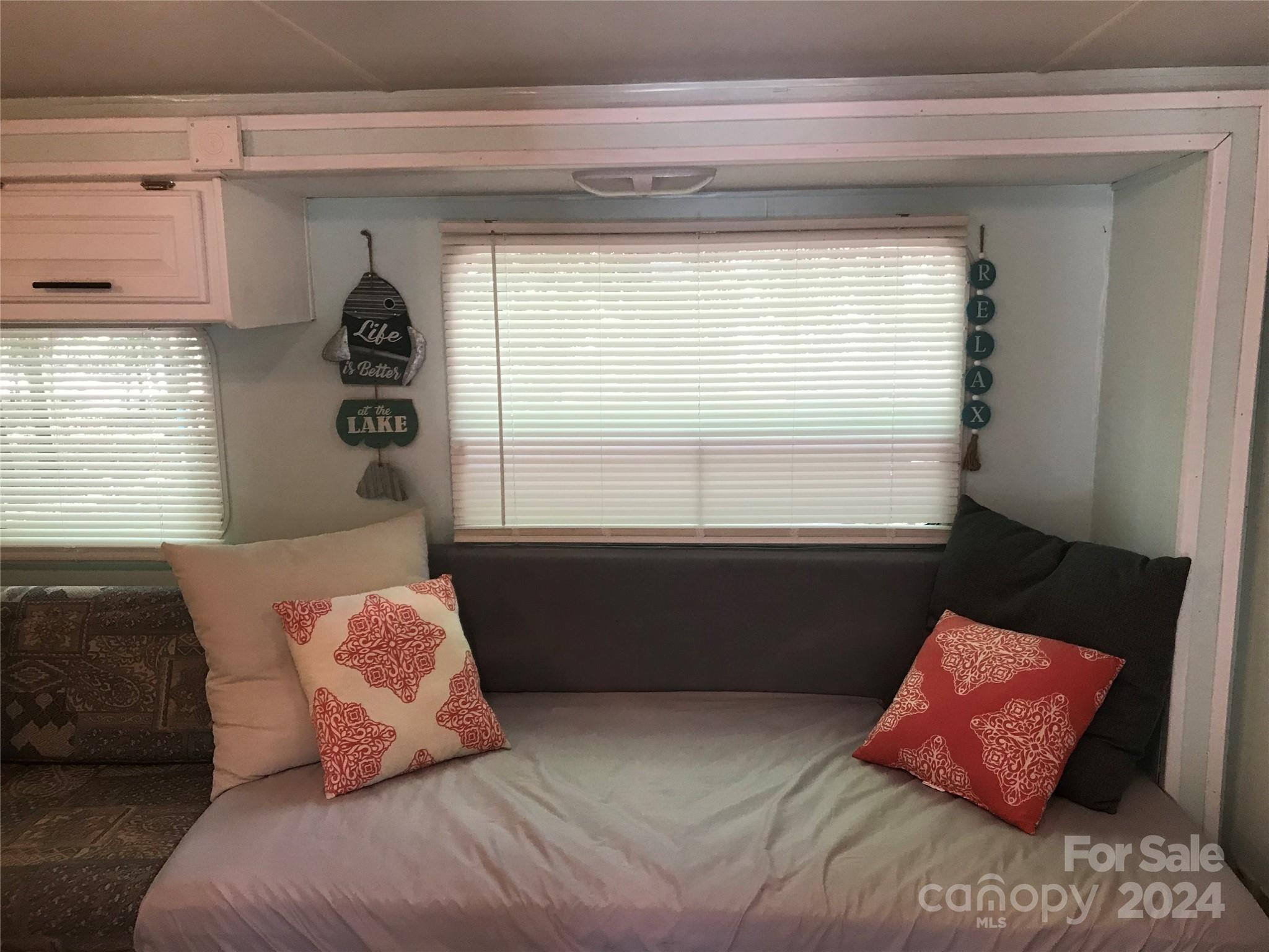 Twin Harbor - Residential