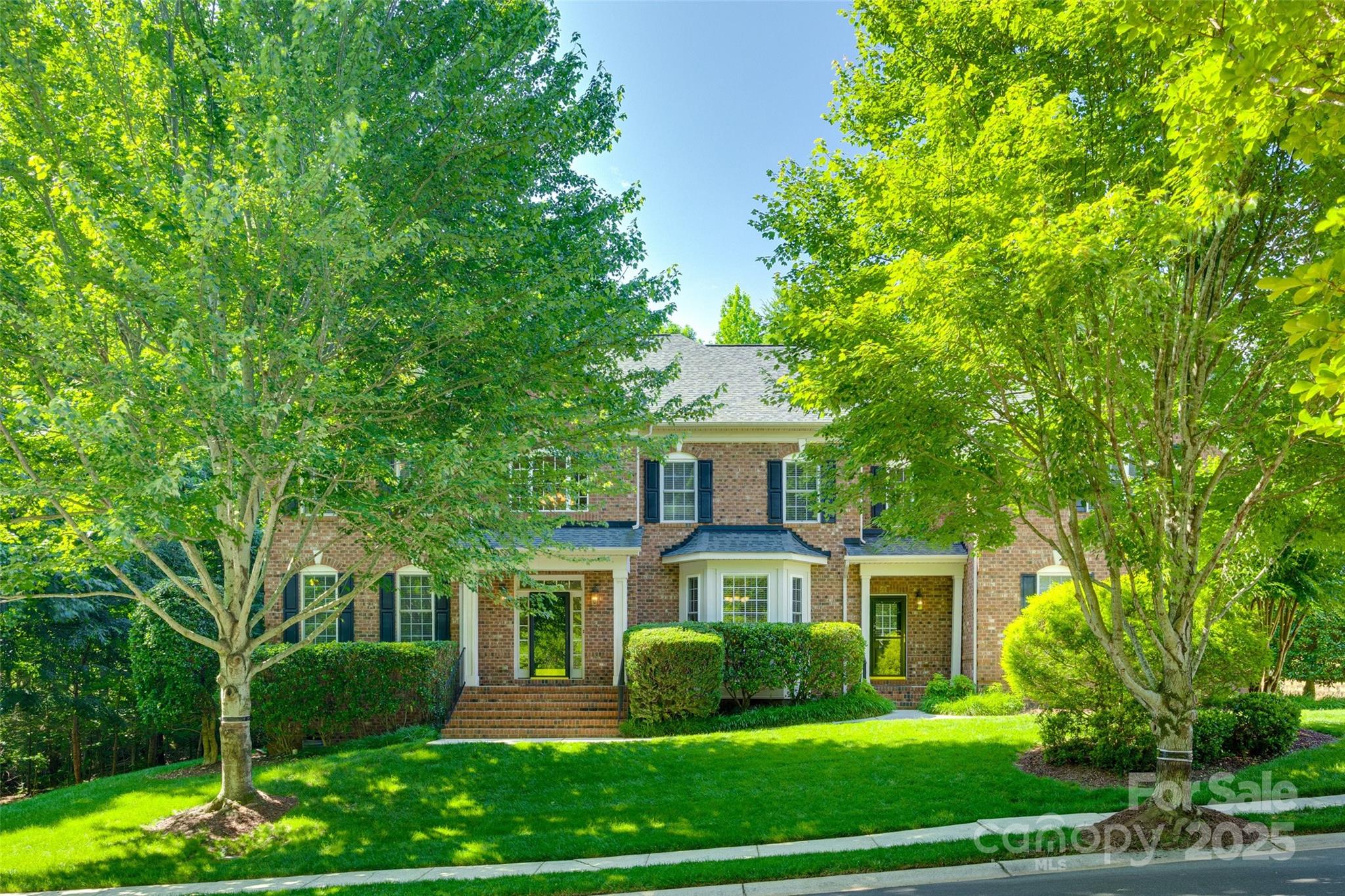 5008 Woodview Lane