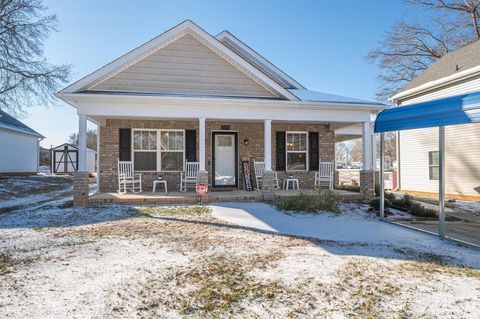 505 E Cloninger Street Dallas NC 28034