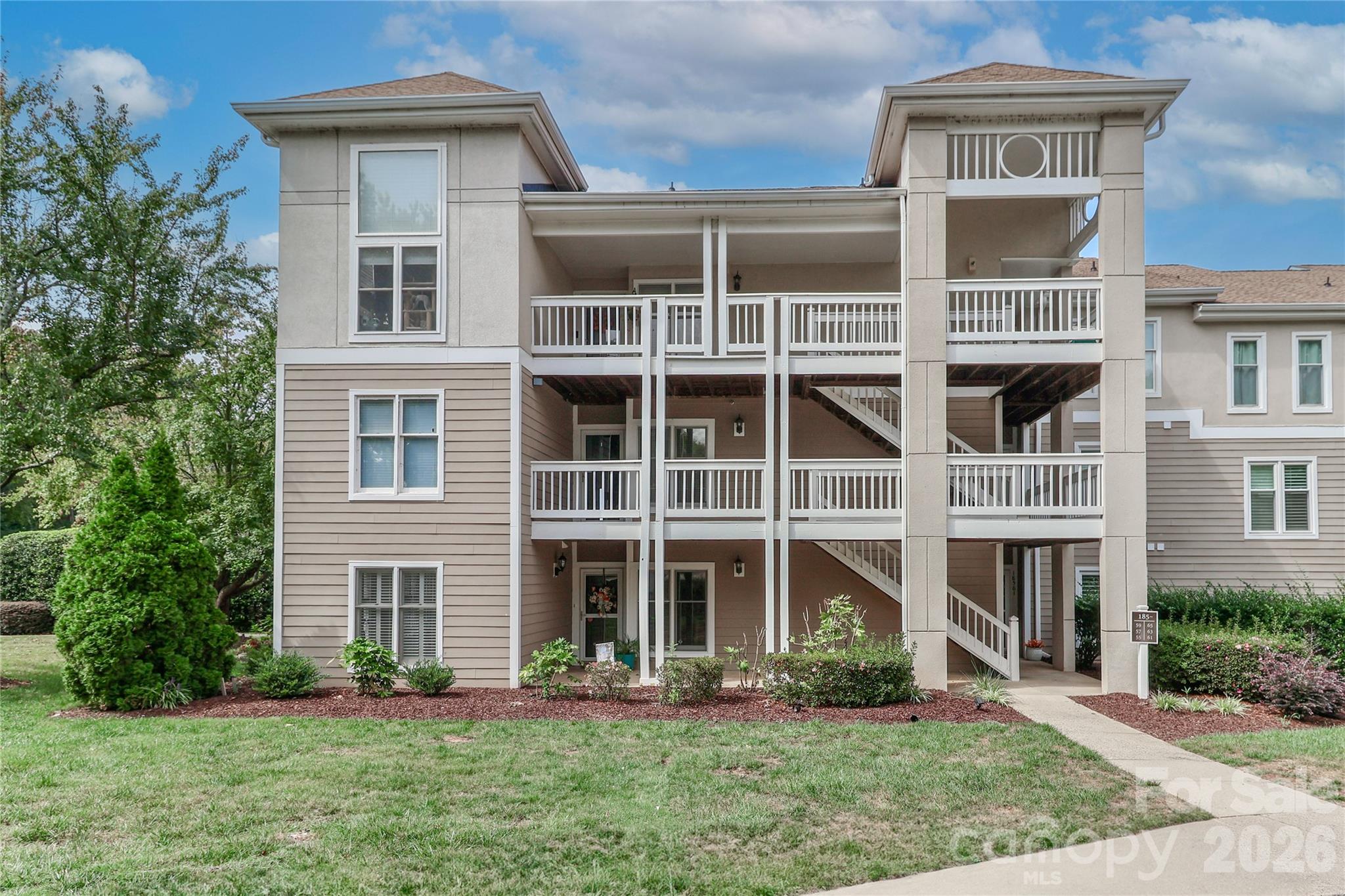 18563 Vineyard Point Lane