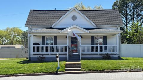 Photo of 714 Brook Street, Belmont, NC 28012 (MLS # 4365278)