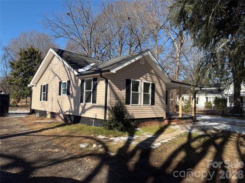 Photo of 1413 Modena Street, Gastonia, NC 28054 (MLS # 4336920)