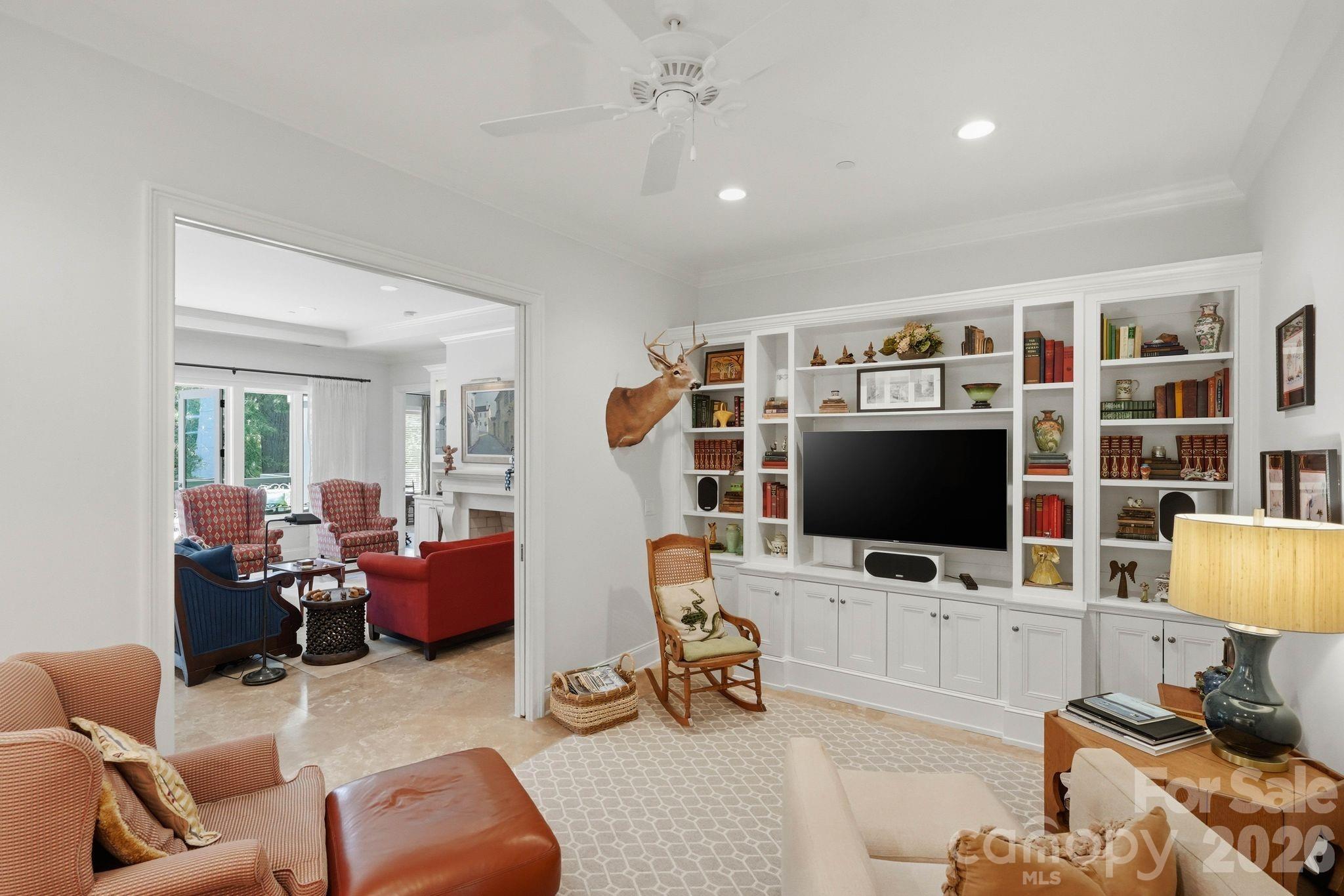 229 N Church Street 403