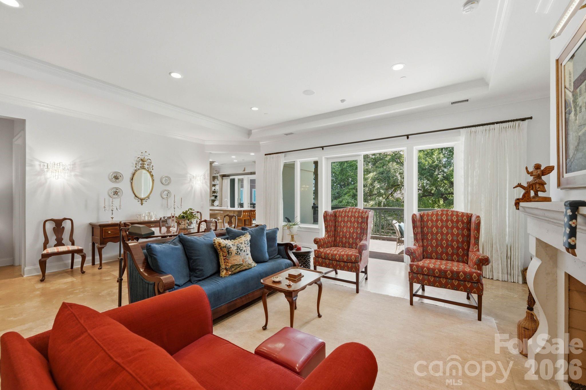 229 N Church Street 403
