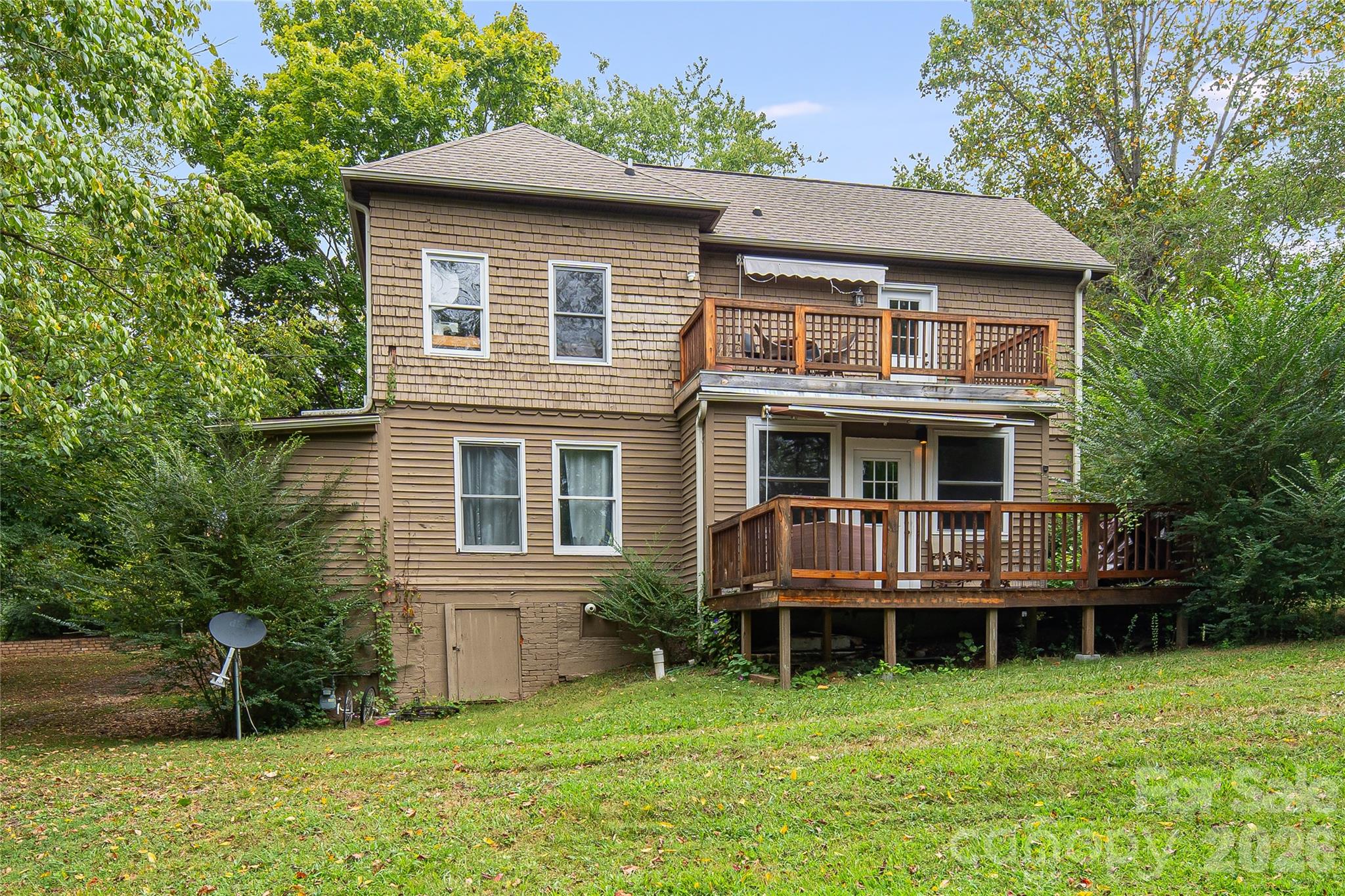 127 Hillside Street