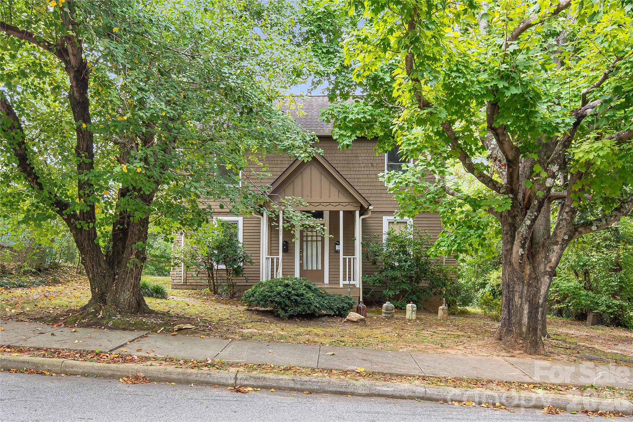 127 Hillside Street