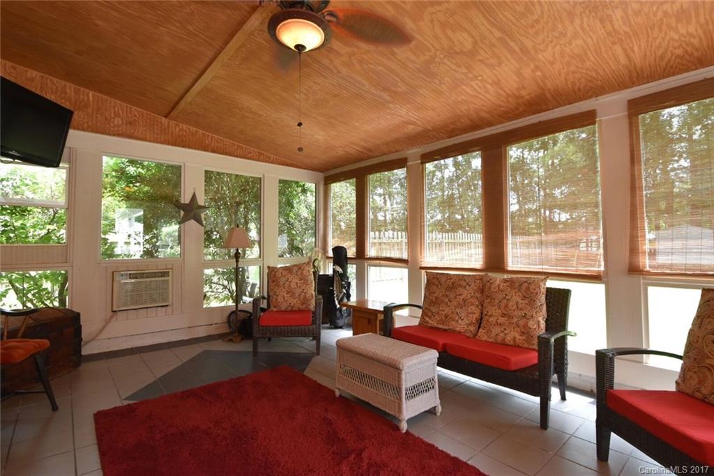 Thornblade - Residential