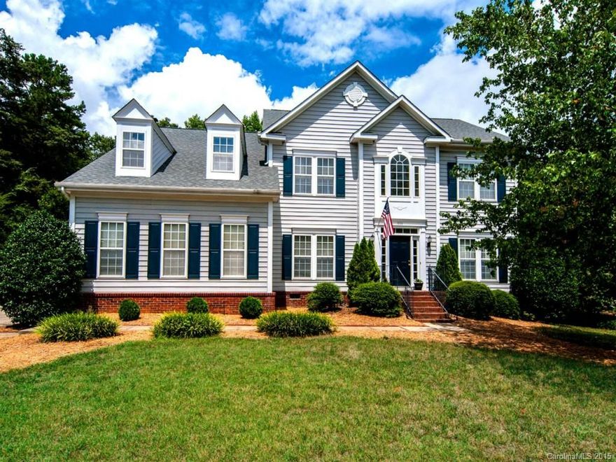 Spectacular culdesac home w spacious floorplan in Fort Mill. Chef's kitchen w Viking 6 burner gas range & Viking double ovens + granite counters. Great room has woodburning fireplace w gas availability & built-ins. Private office w french doors. Hardwoods on main (refinished 2015) & new carpet (2014). Large owner's suite w tray ceiling, dual vanity, garden tub, sep shower & walkin closet. Huge deck redone in 2015. Roof (2011), downstairs HVAC (2014), garage door (2014). Fenced yard w irrigation.