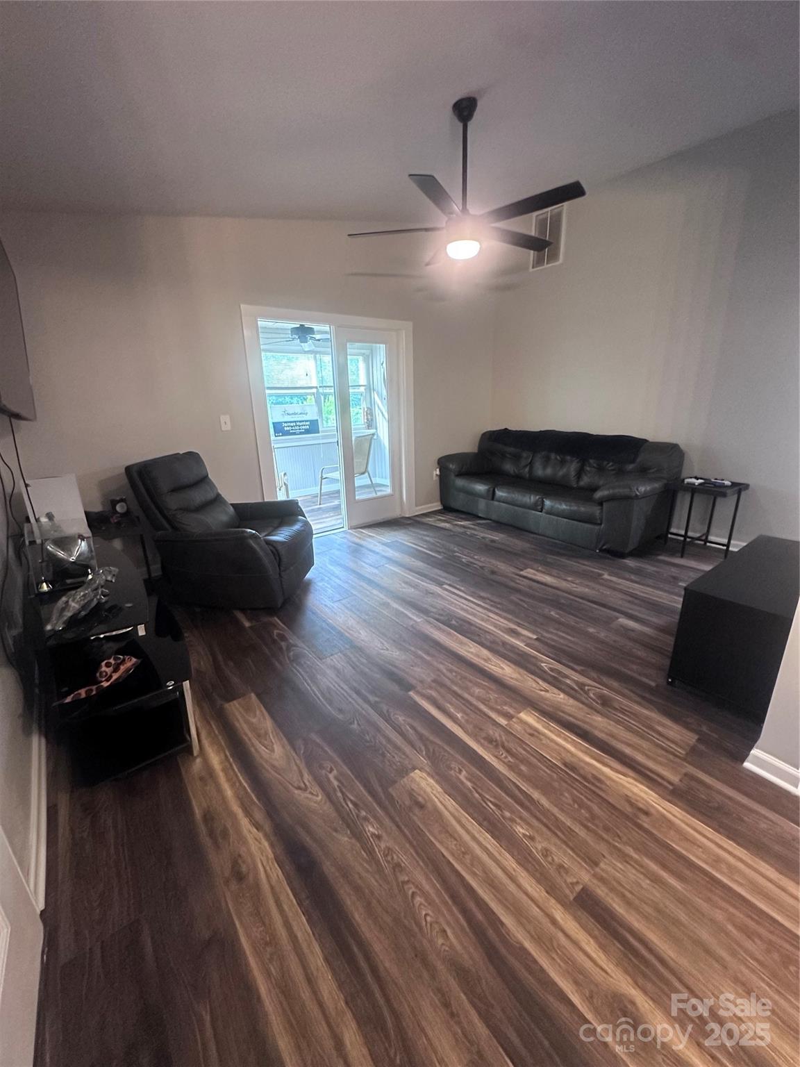1671 Hunters Trail