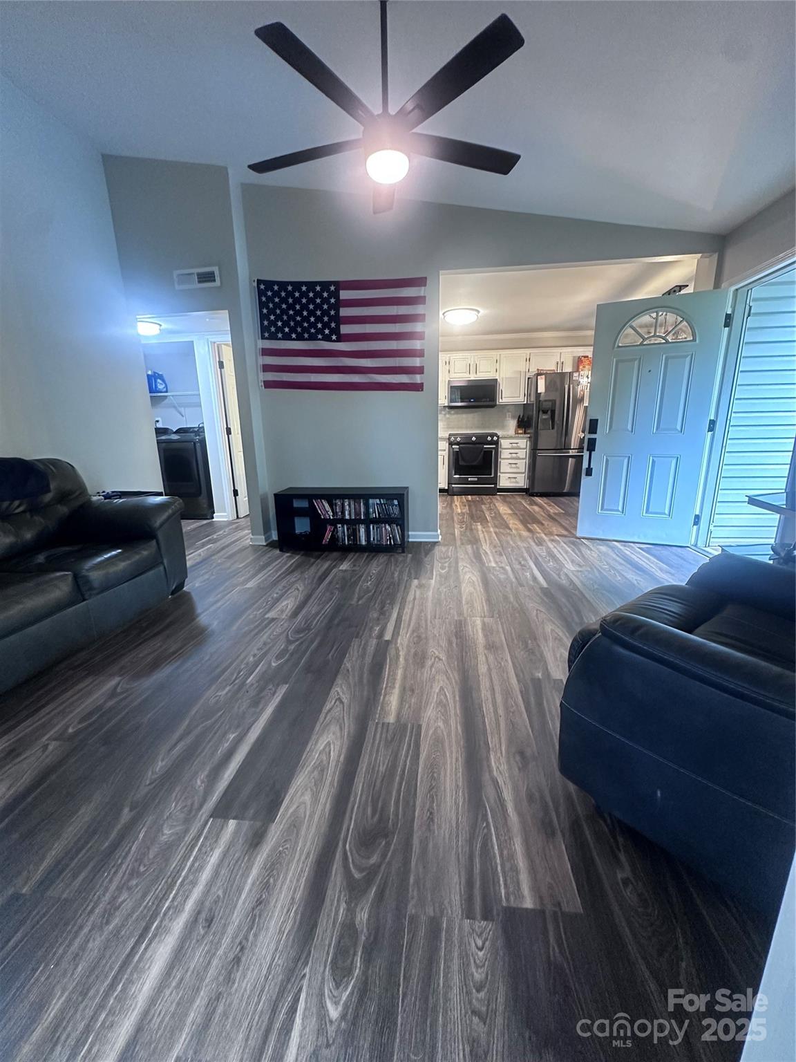 1671 Hunters Trail
