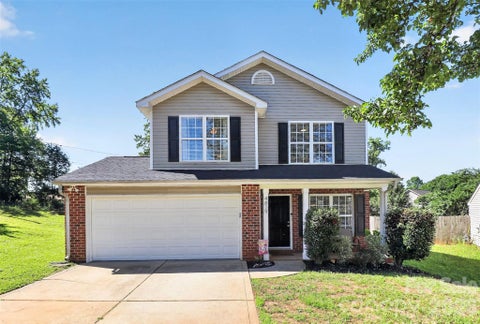 Photo of 4819 Hopewood Lane, Charlotte, NC 28216 (MLS # 4390818)