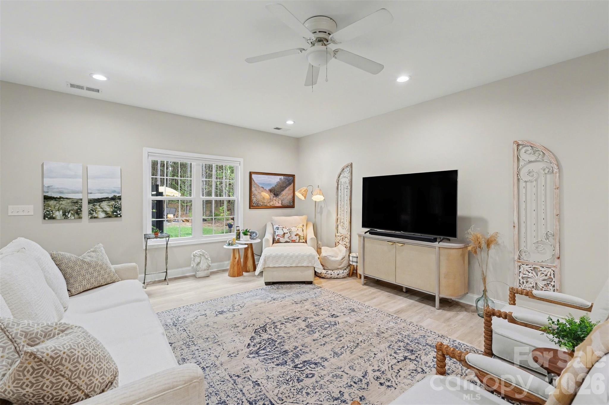 820 Sunset Pointe Drive