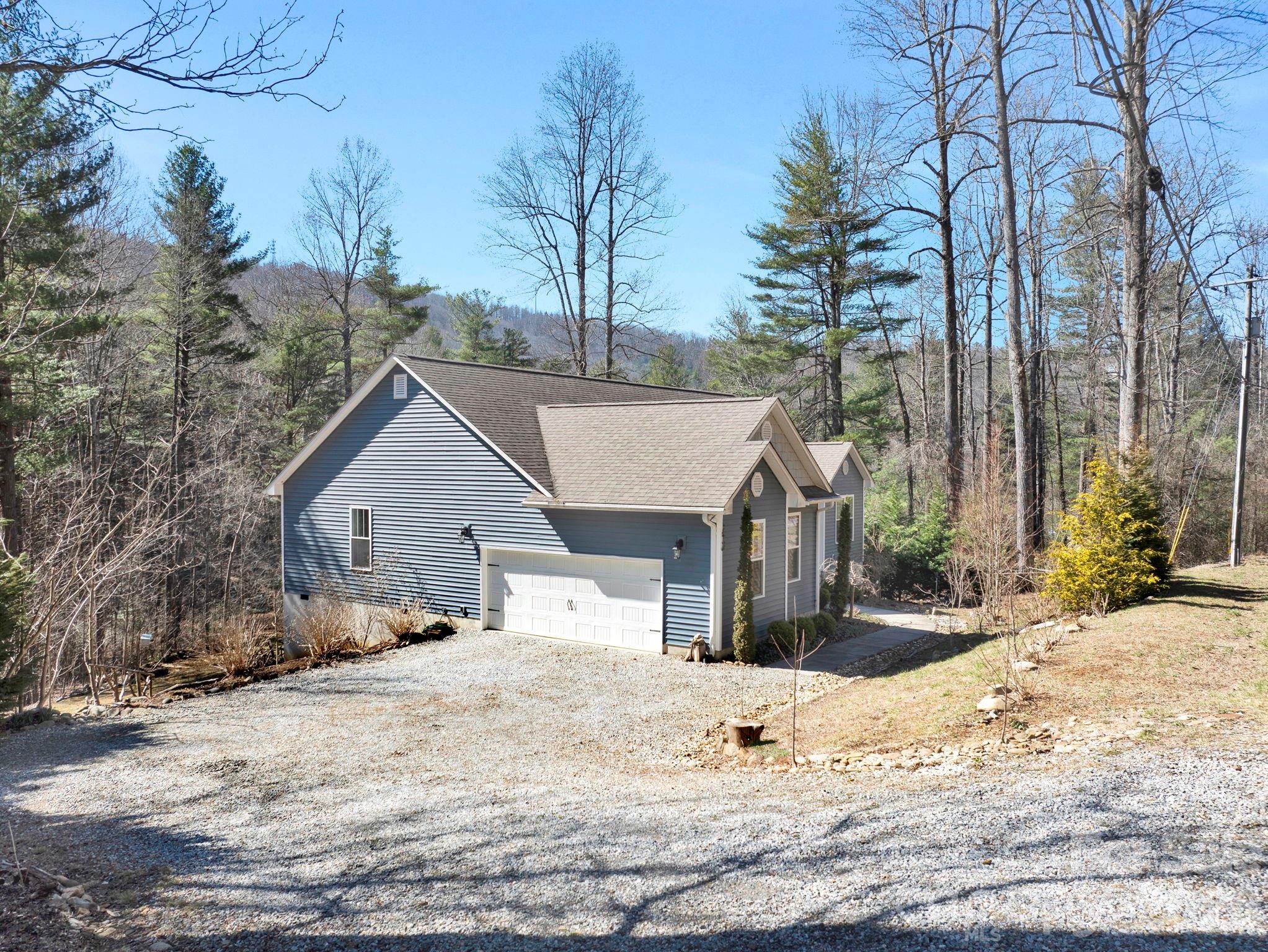 3327 Greenville Highway