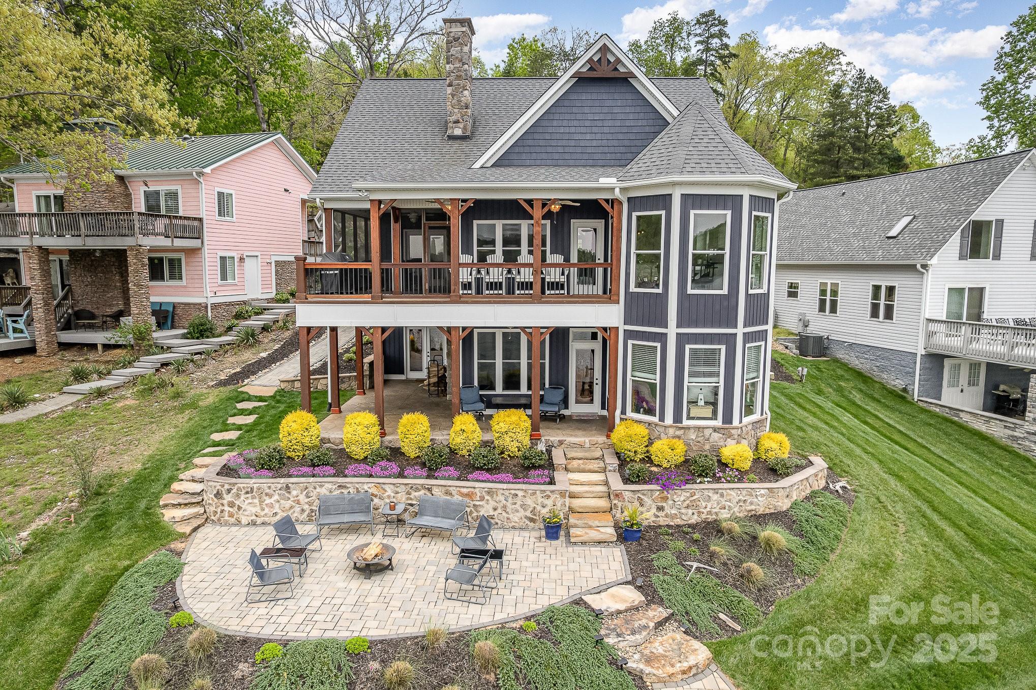 602 Shoreline Road 144
