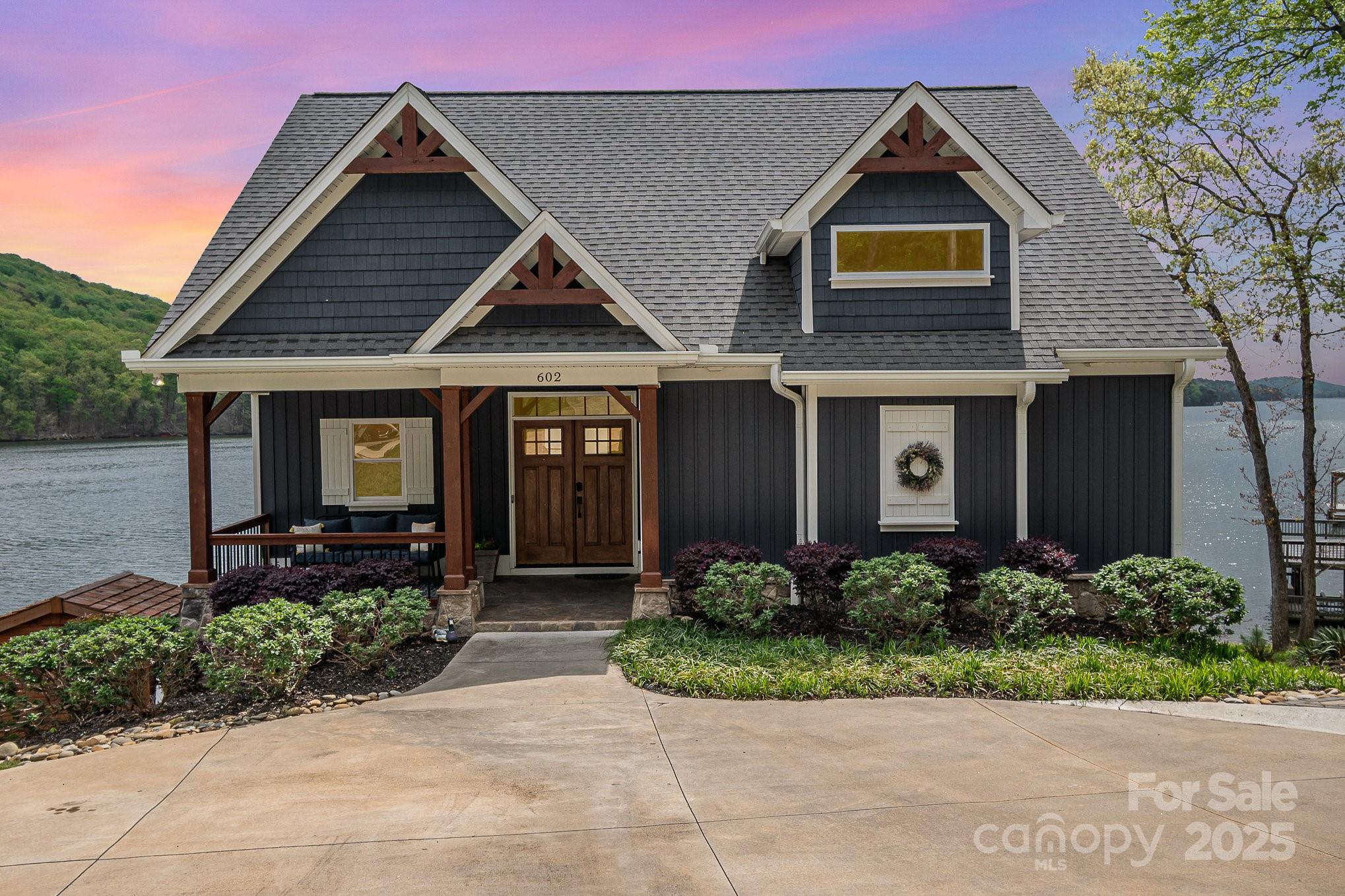 602 Shoreline Road 144