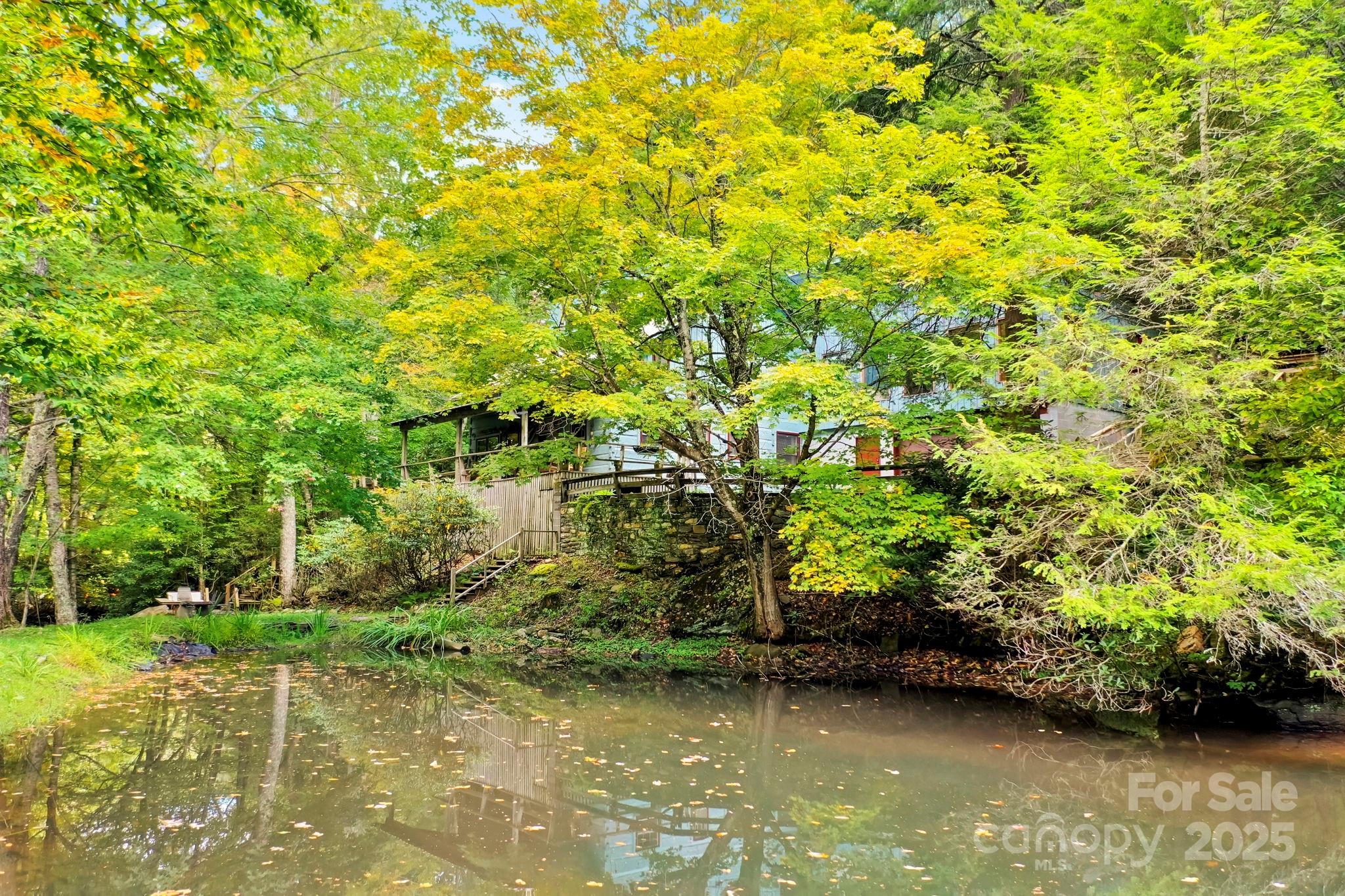 Boone, North Carolina 28607, United States, 3 Bedrooms Bedrooms, ,4 BathroomsBathrooms,Residential,Active,30128