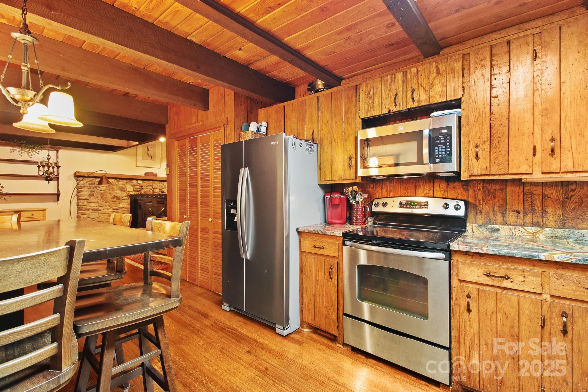 Boone, North Carolina 28607, United States, 3 Bedrooms Bedrooms, ,4 BathroomsBathrooms,Residential,Active,30128