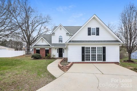 Photo of 7009 Gatwick Lane, Matthews, NC 28104 (MLS # 4301808)