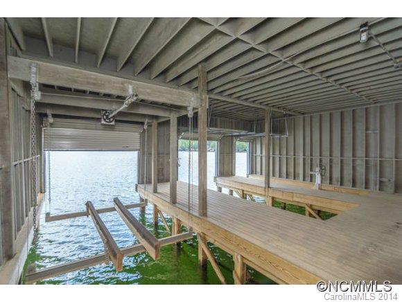 Lake Summit - Residential