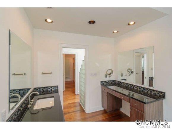 Lake Summit - Residential