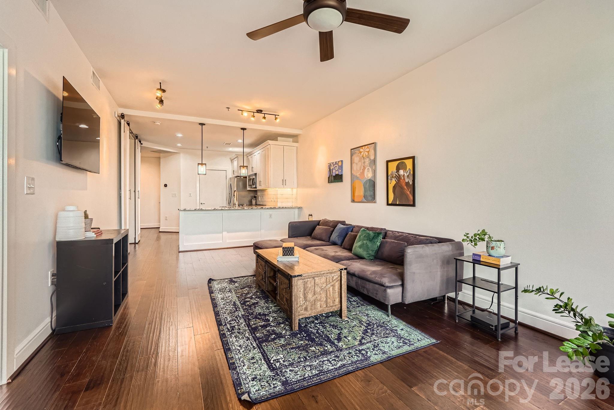 333 W Trade Street W 2002