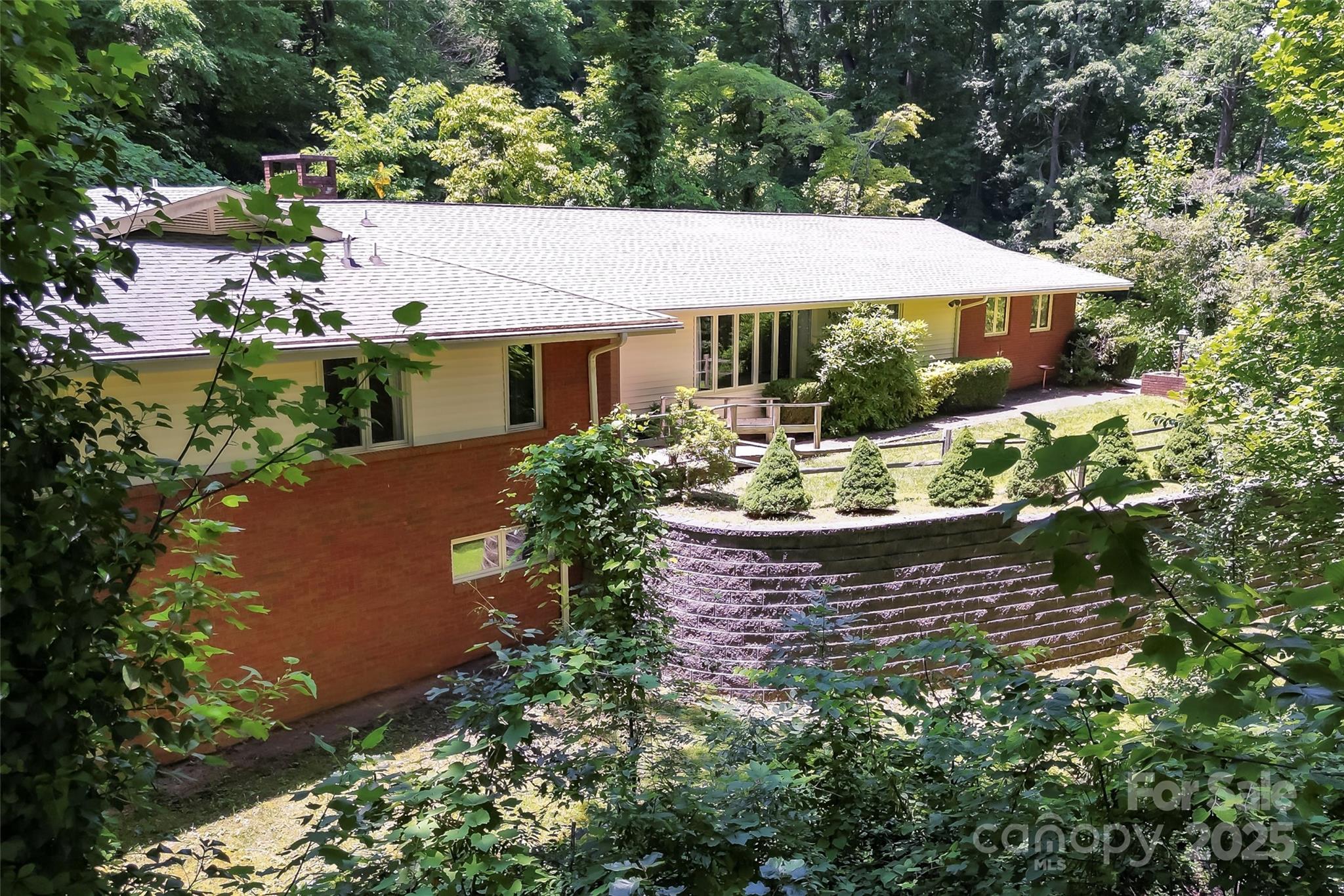 684 Woodfield Drive