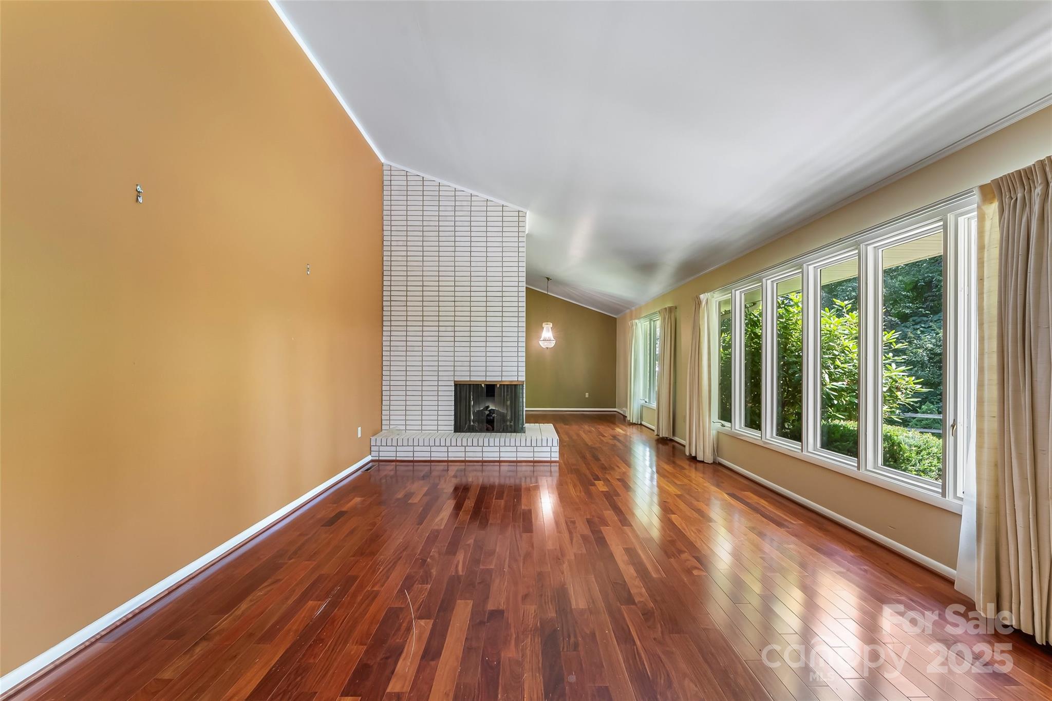 684 Woodfield Drive