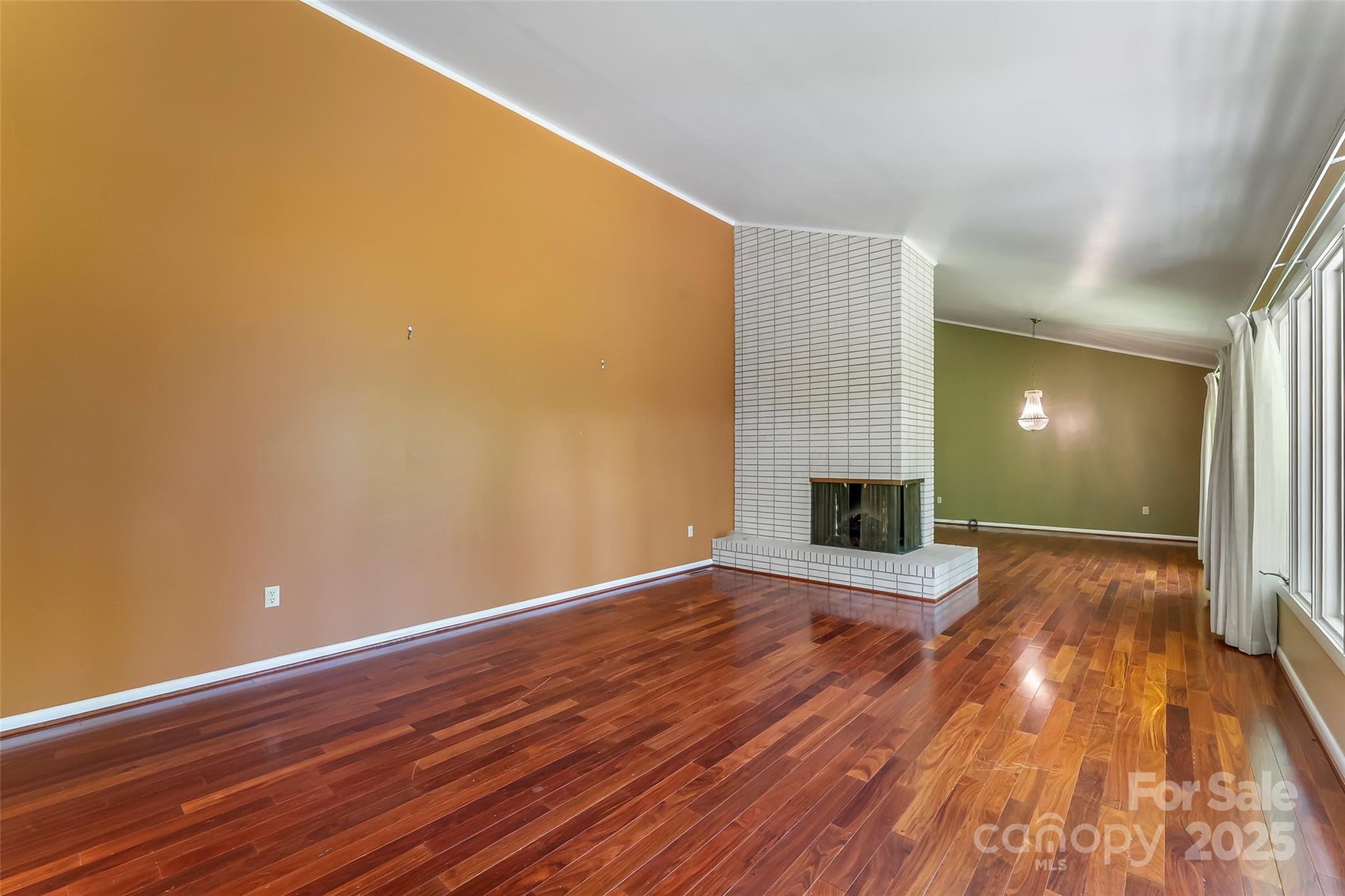 684 Woodfield Drive