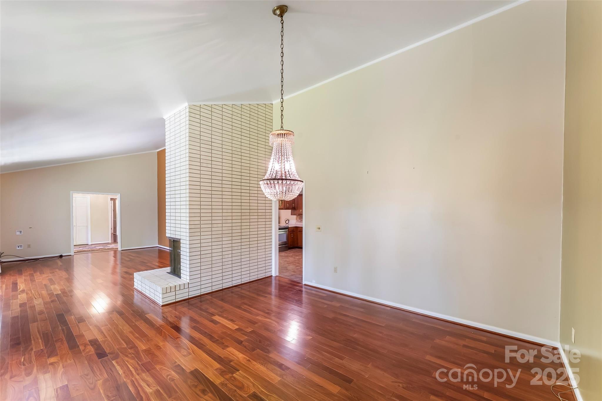 684 Woodfield Drive