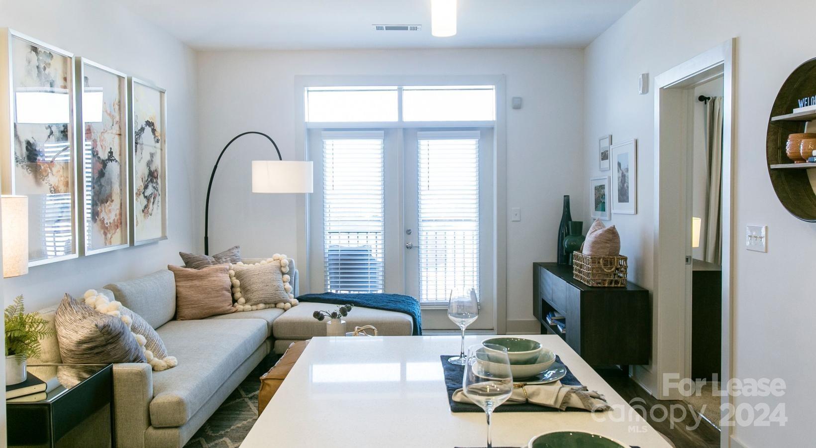 Charlotte, North Carolina 28209, United States, 1 Bedroom Bedrooms, ,1 BathroomBathrooms,Residential,Active,34710