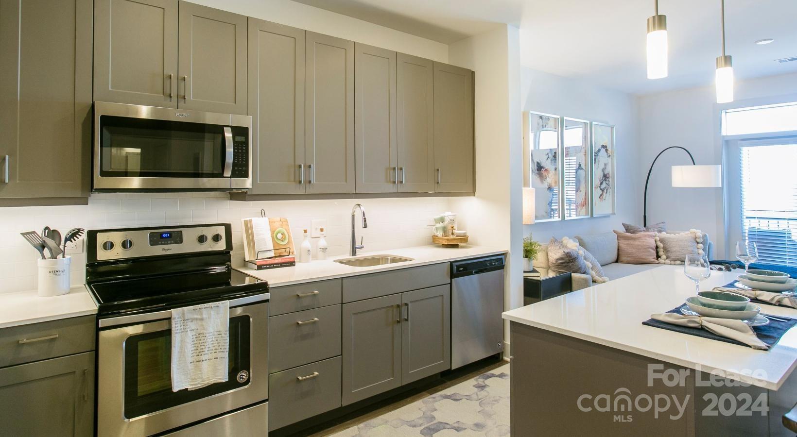 Charlotte, North Carolina 28209, United States, 1 Bedroom Bedrooms, ,1 BathroomBathrooms,Residential,Active,34710