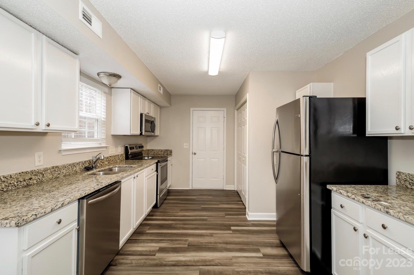 River View - Residential Lease