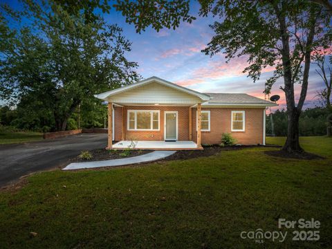109 Avery Drive Forest City NC 28043