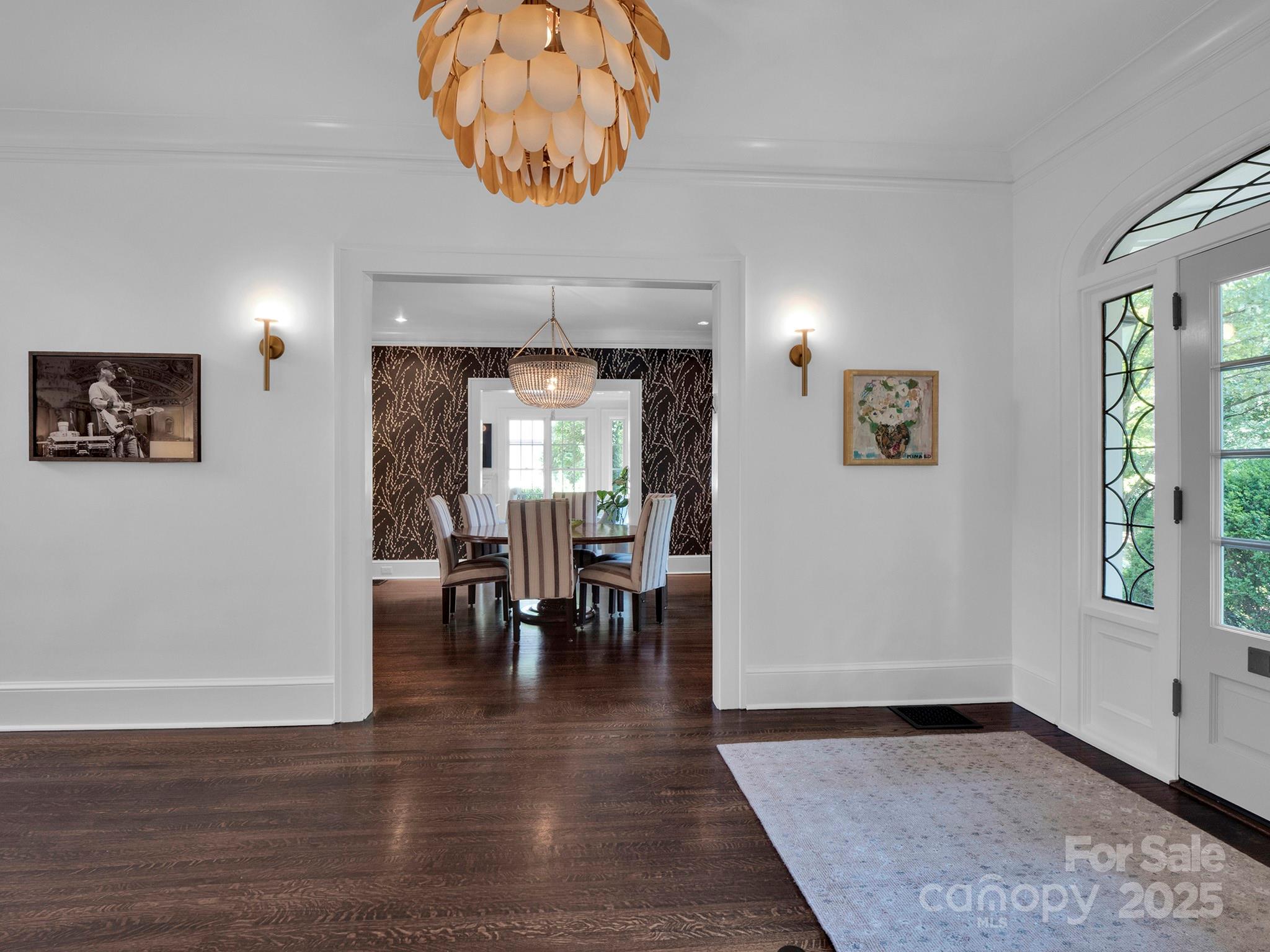 1137 Queens Road W
