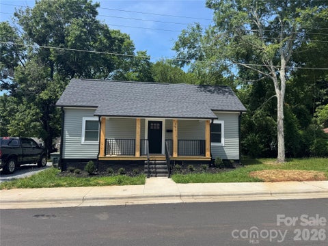 Photo of 331 E Lowrance Avenue, Mooresville, NC 28115 (MLS # 4435038)