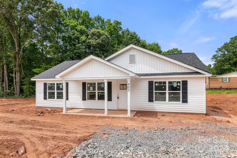 Single Family Residence in Maiden NC 405 Clemons Avenue.jpg