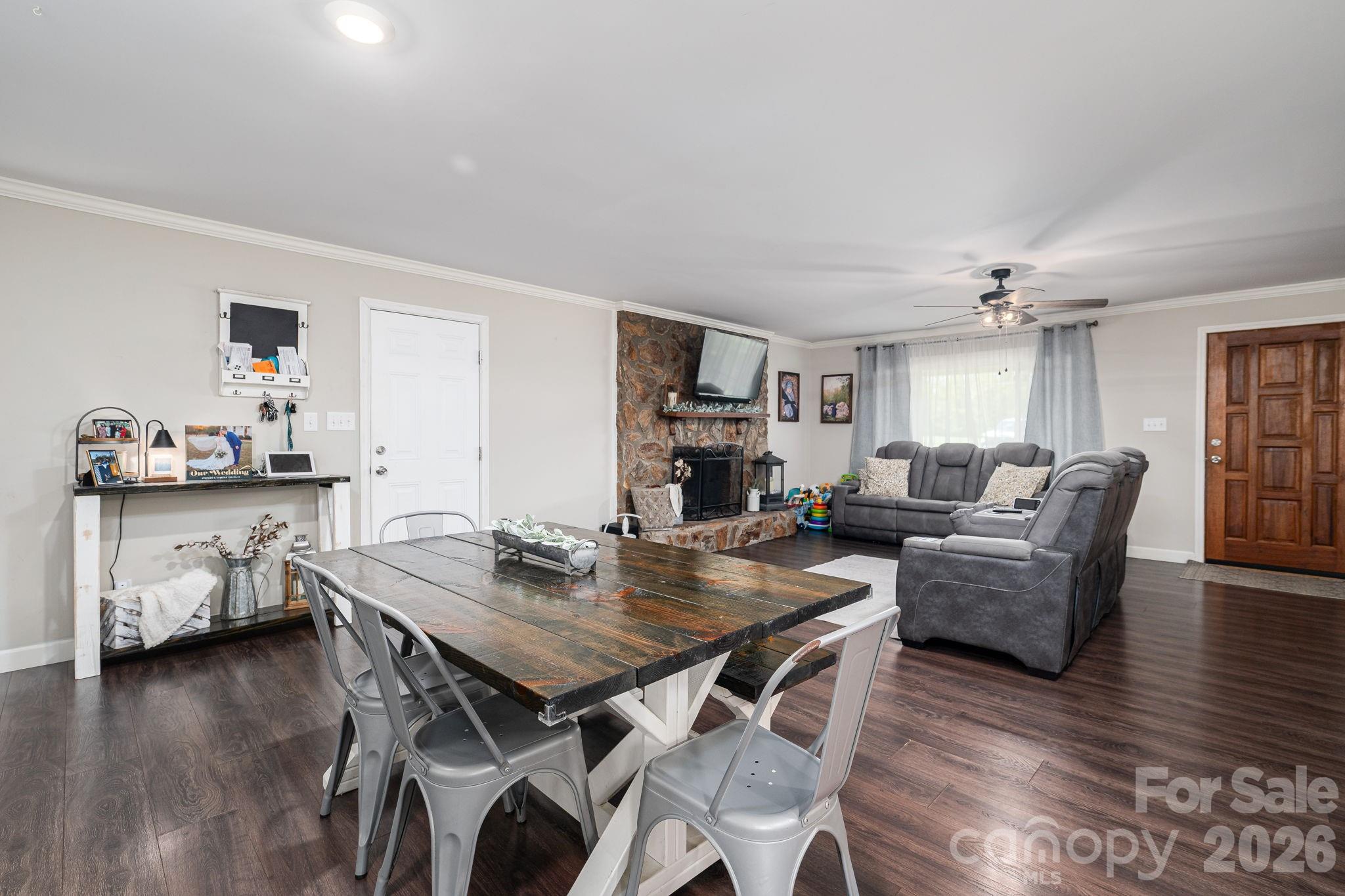 1718 Woolie Road