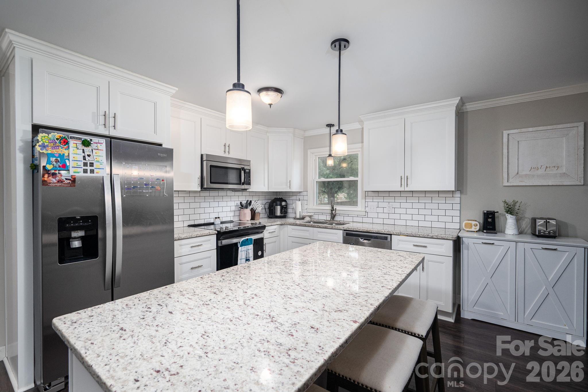 1718 Woolie Road