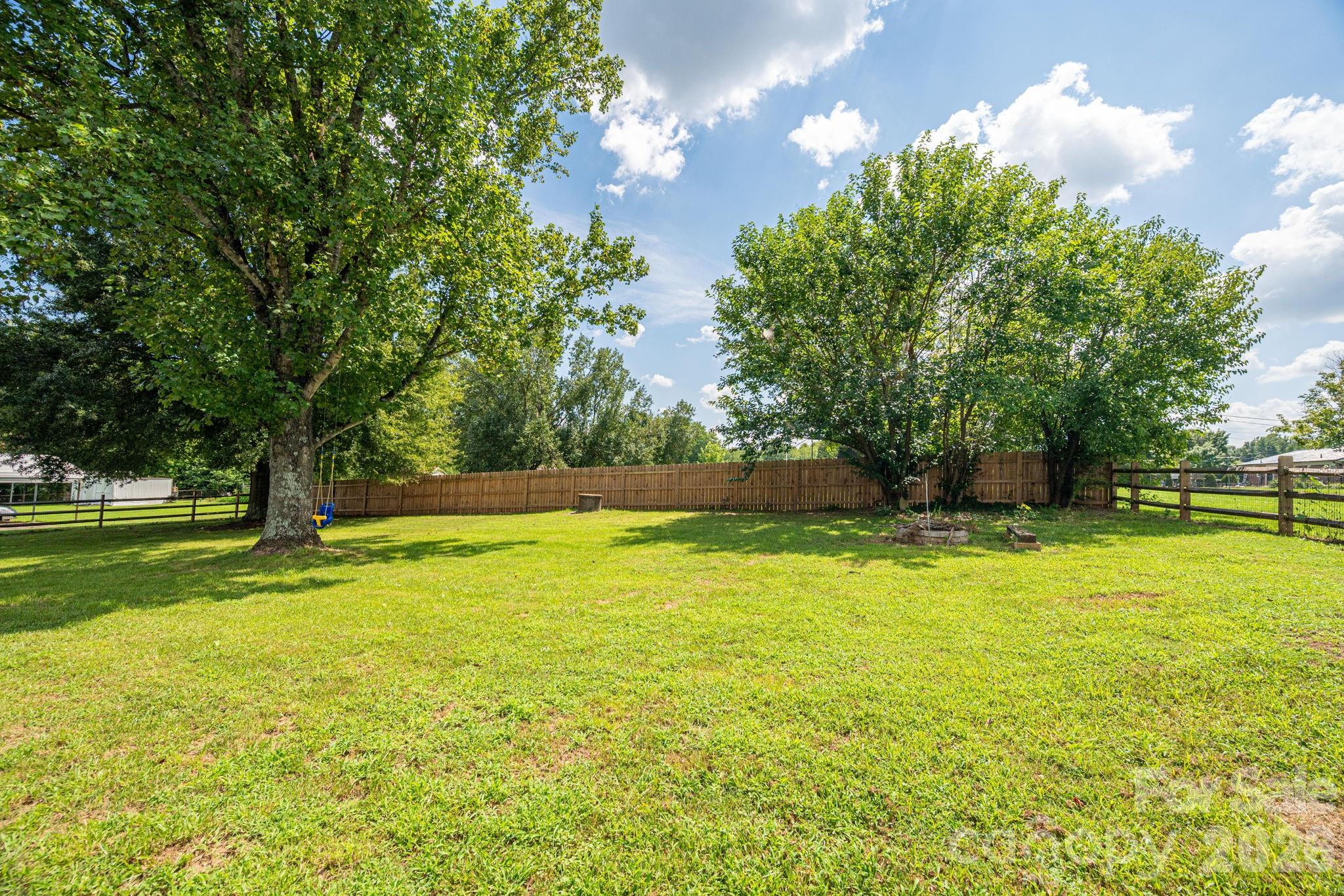 1718 Woolie Road