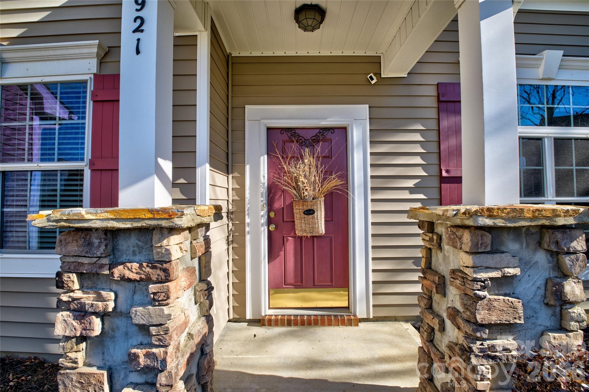 921 High Glenn Court