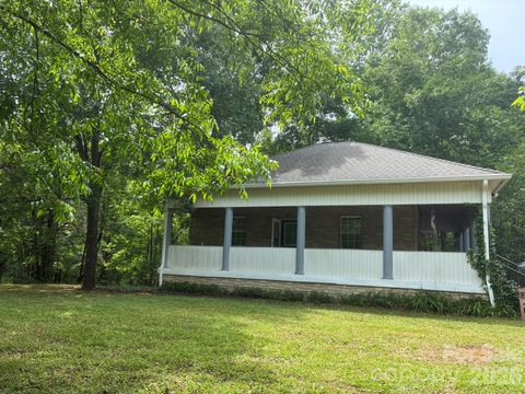 Photo of 2051 Sutton Spring Road, York, SC 29745 (MLS # 4383938)