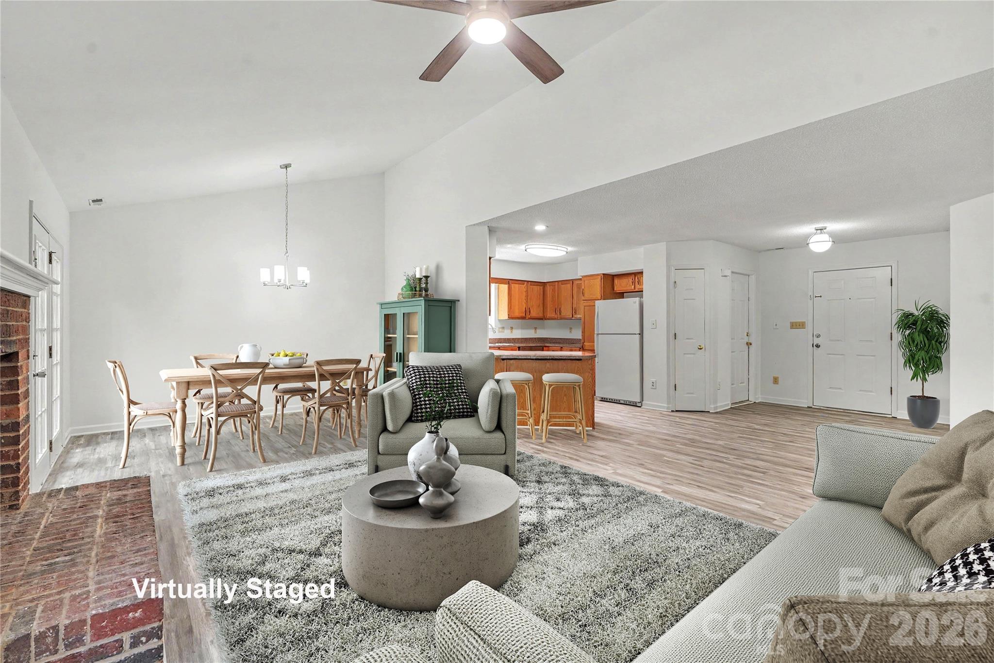 2711 Bob White Circle