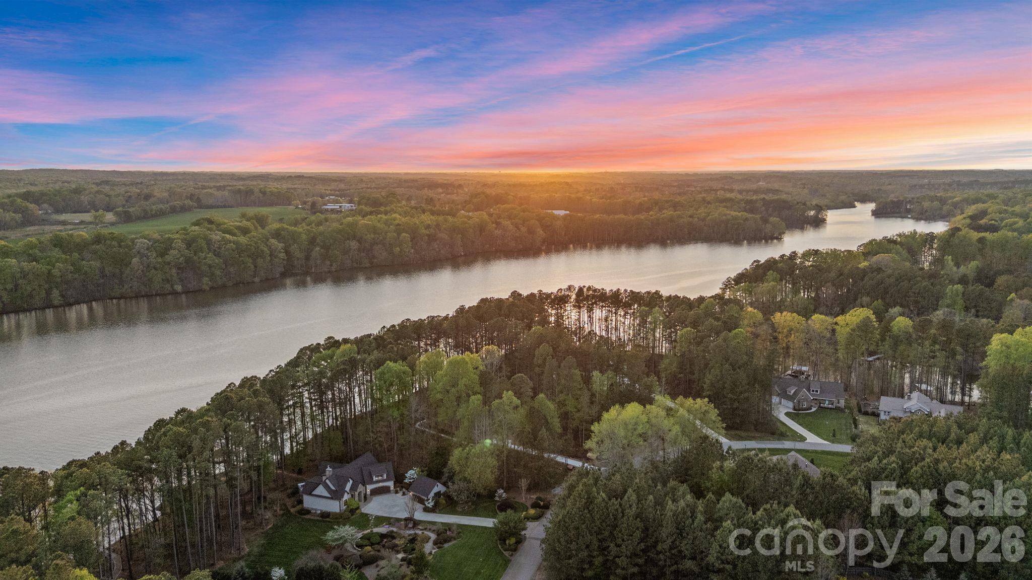 901 Sunset Pointe Drive