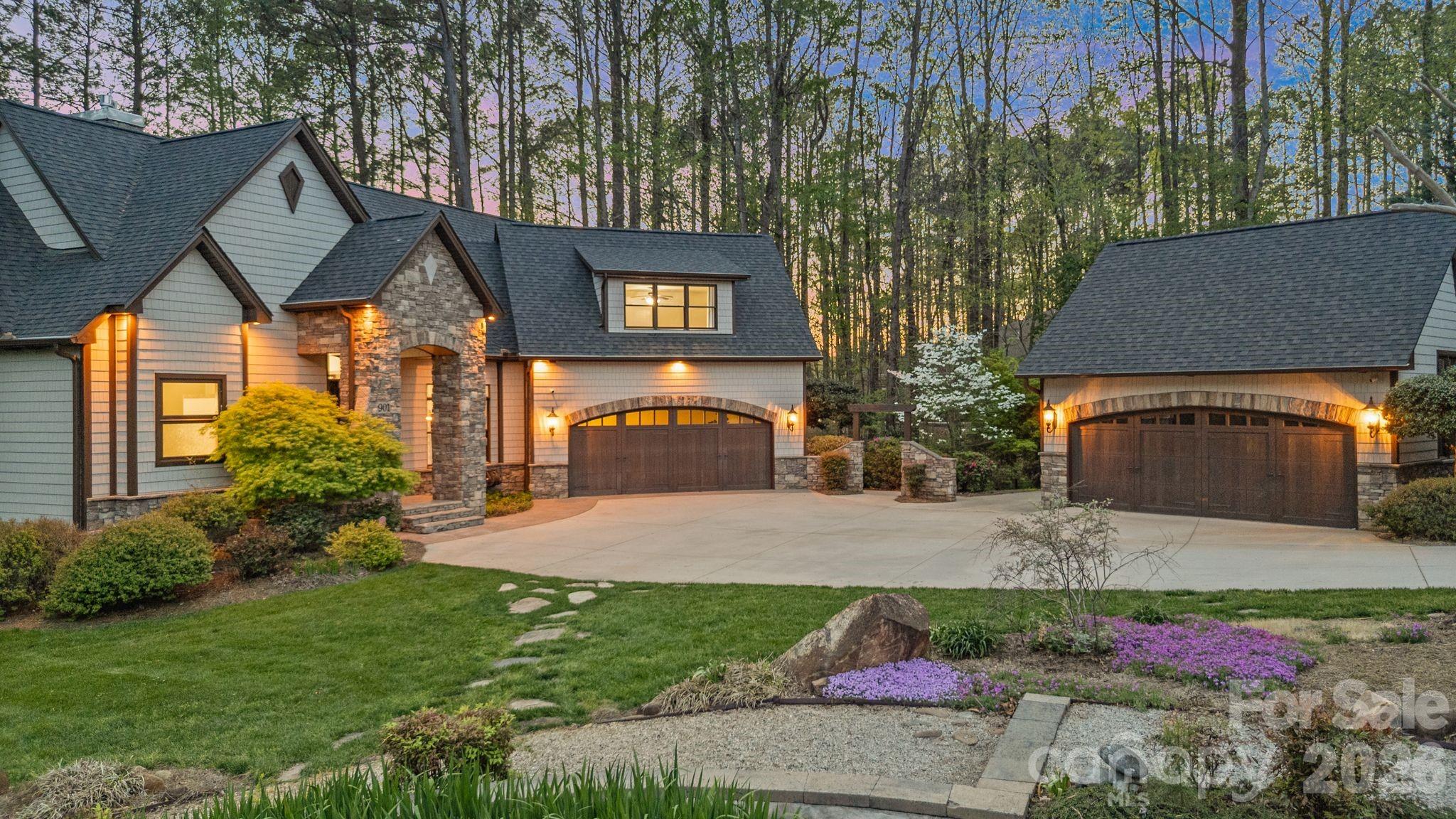 901 Sunset Pointe Drive