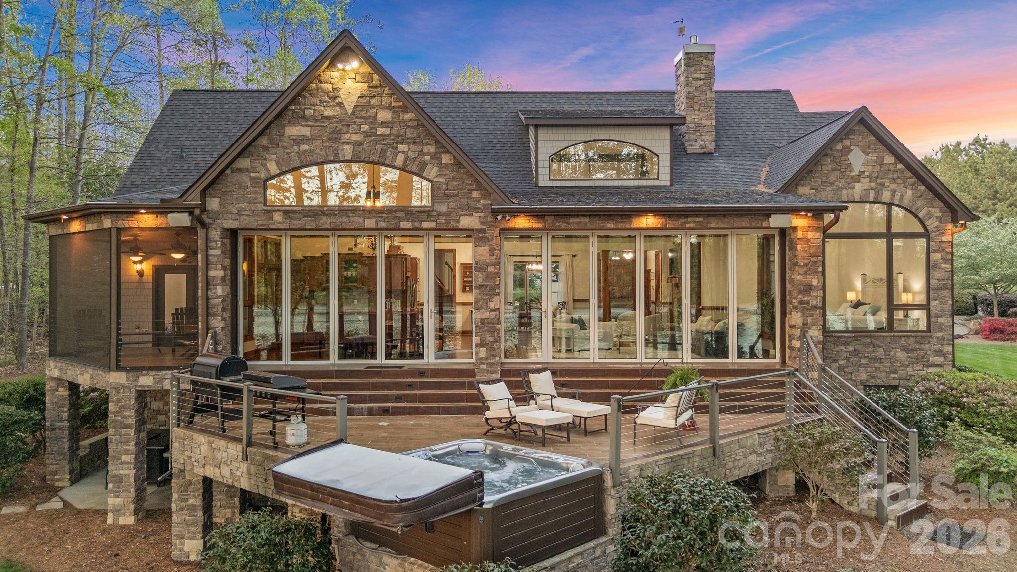 901 Sunset Pointe Drive