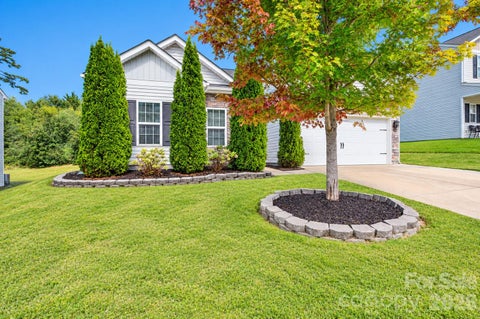 Photo of 9012 Avery Meadows Drive, Charlotte, NC 28216 (MLS # 4426885)