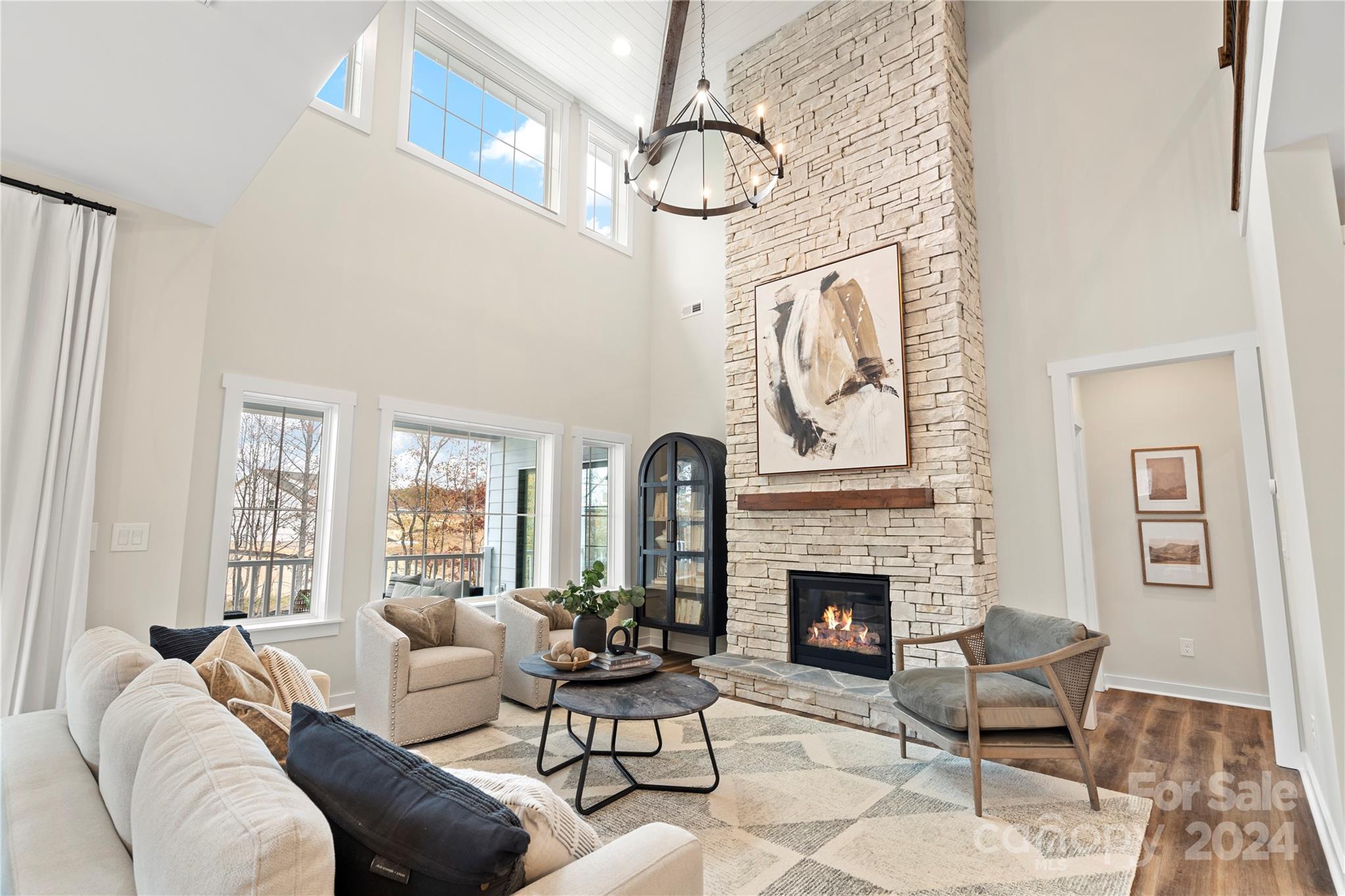 831 Lake Forest Drive Savannah