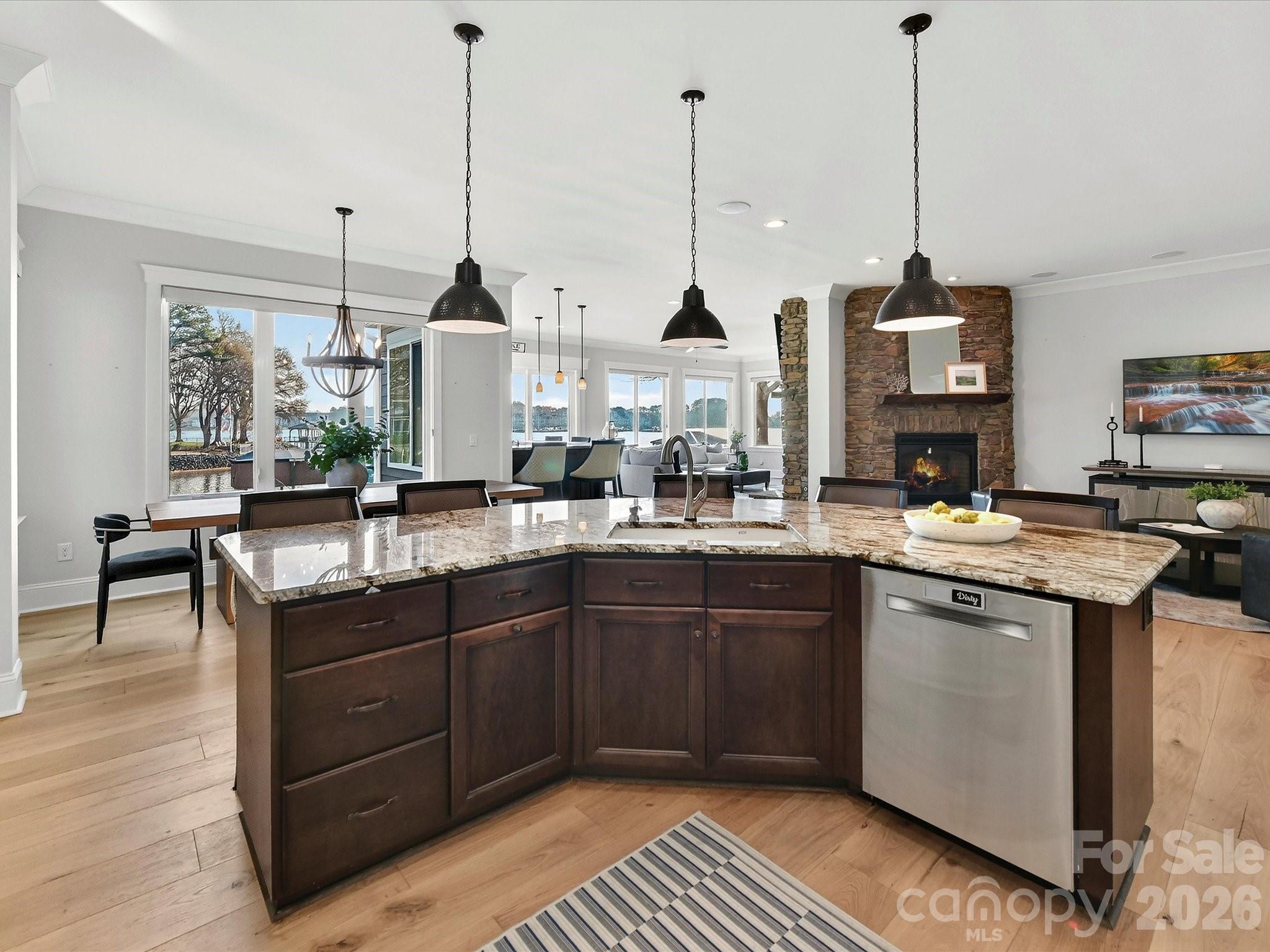 Point Largo - Residential