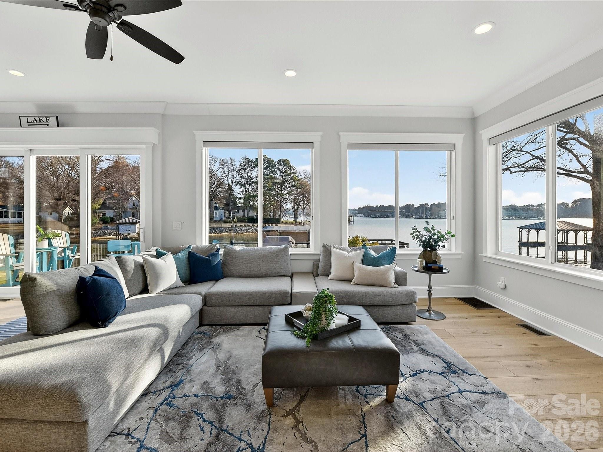 Point Largo - Residential