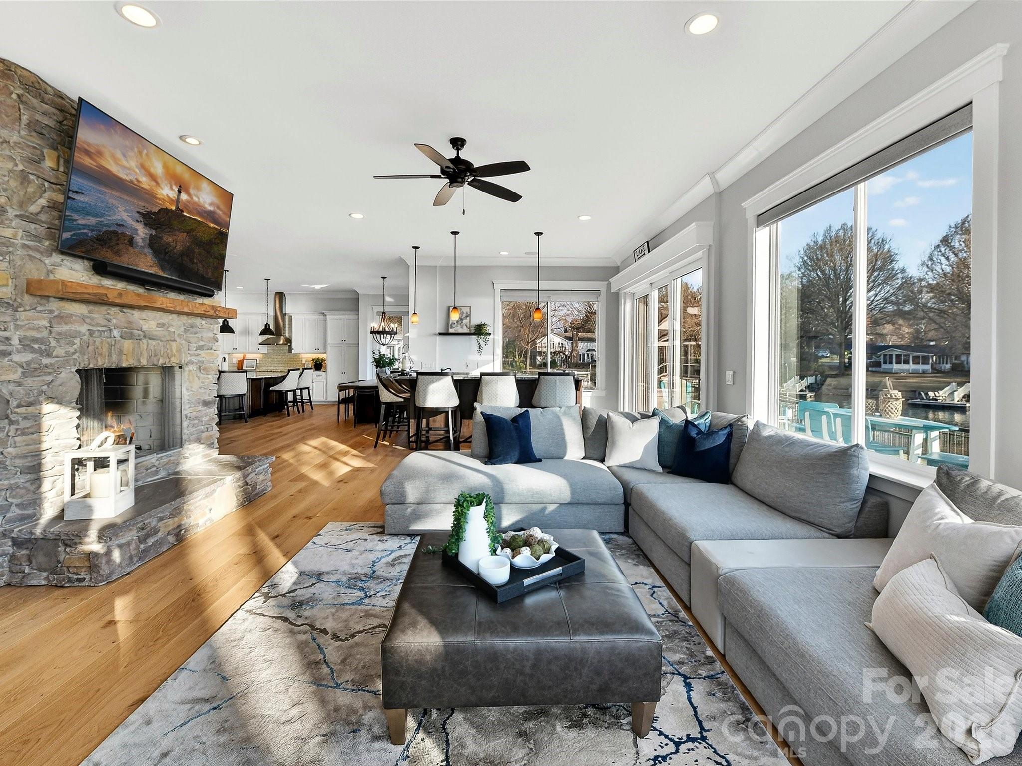 Point Largo - Residential